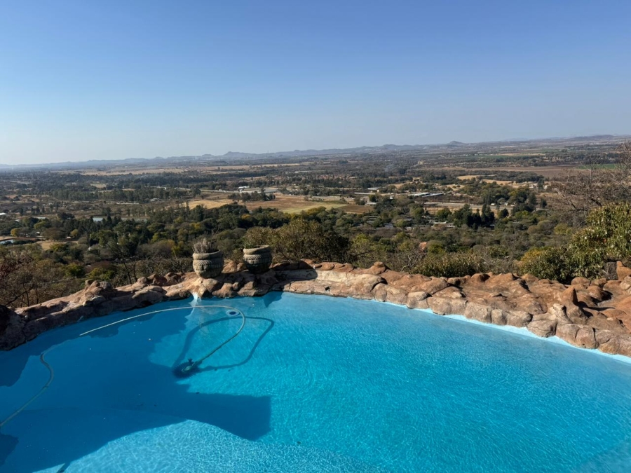 7 Bedroom Property for Sale in Waterkloof A H North West